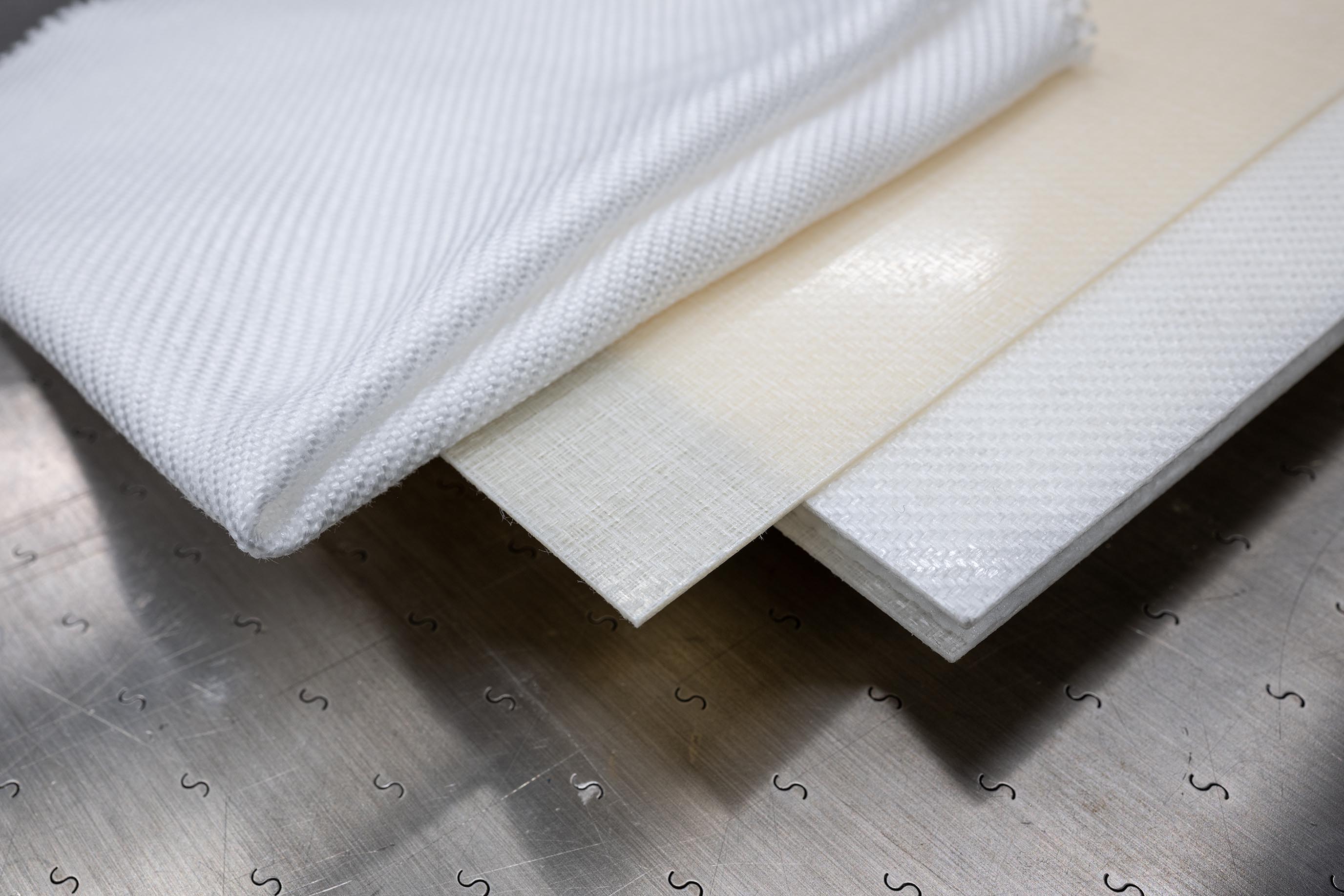 Monomaterial structures made of biopolymers (also possible in PET or polyamide)